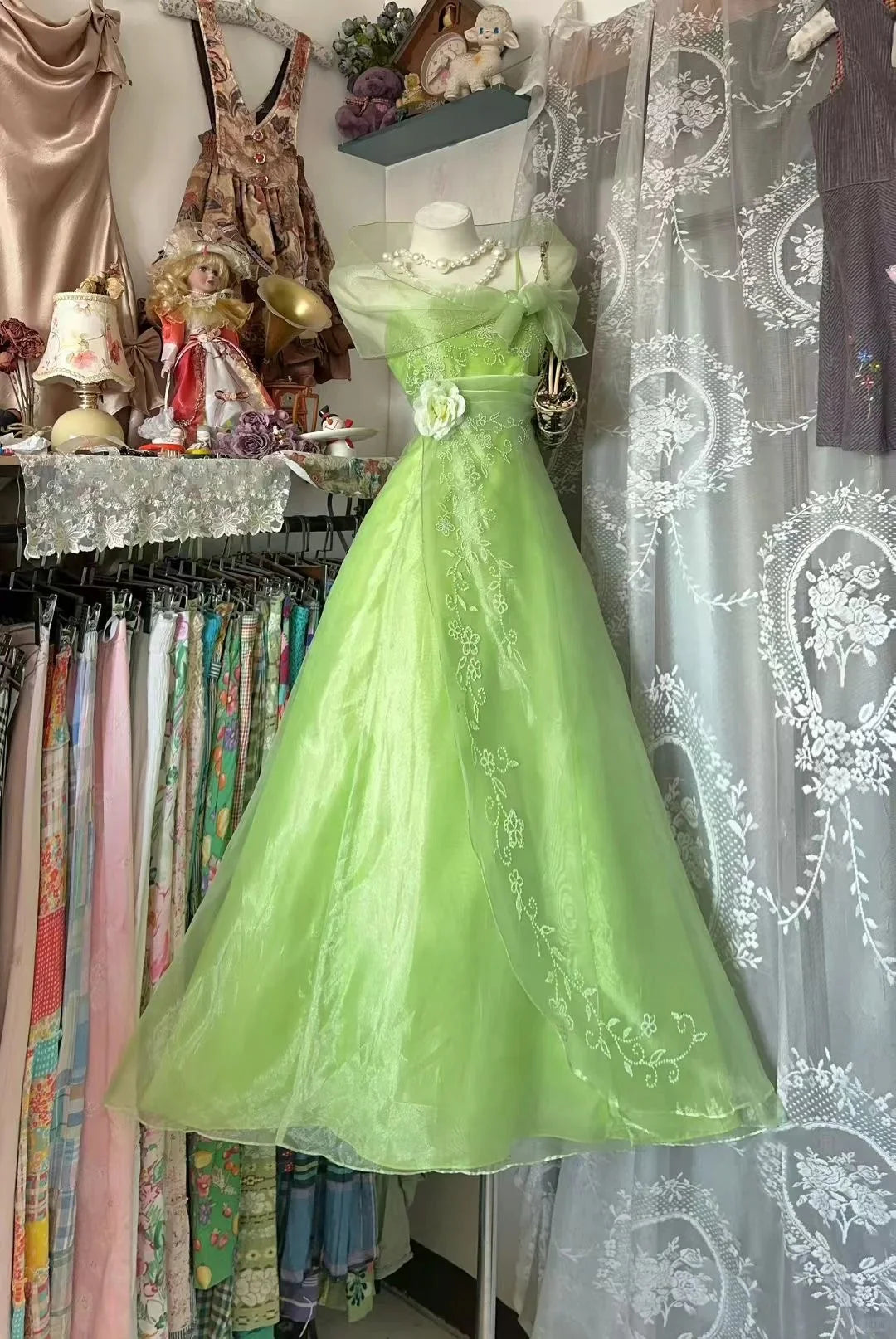 Romantic A-Line Off-the-Shoulder Embroidered Green Maxi Prom Dress