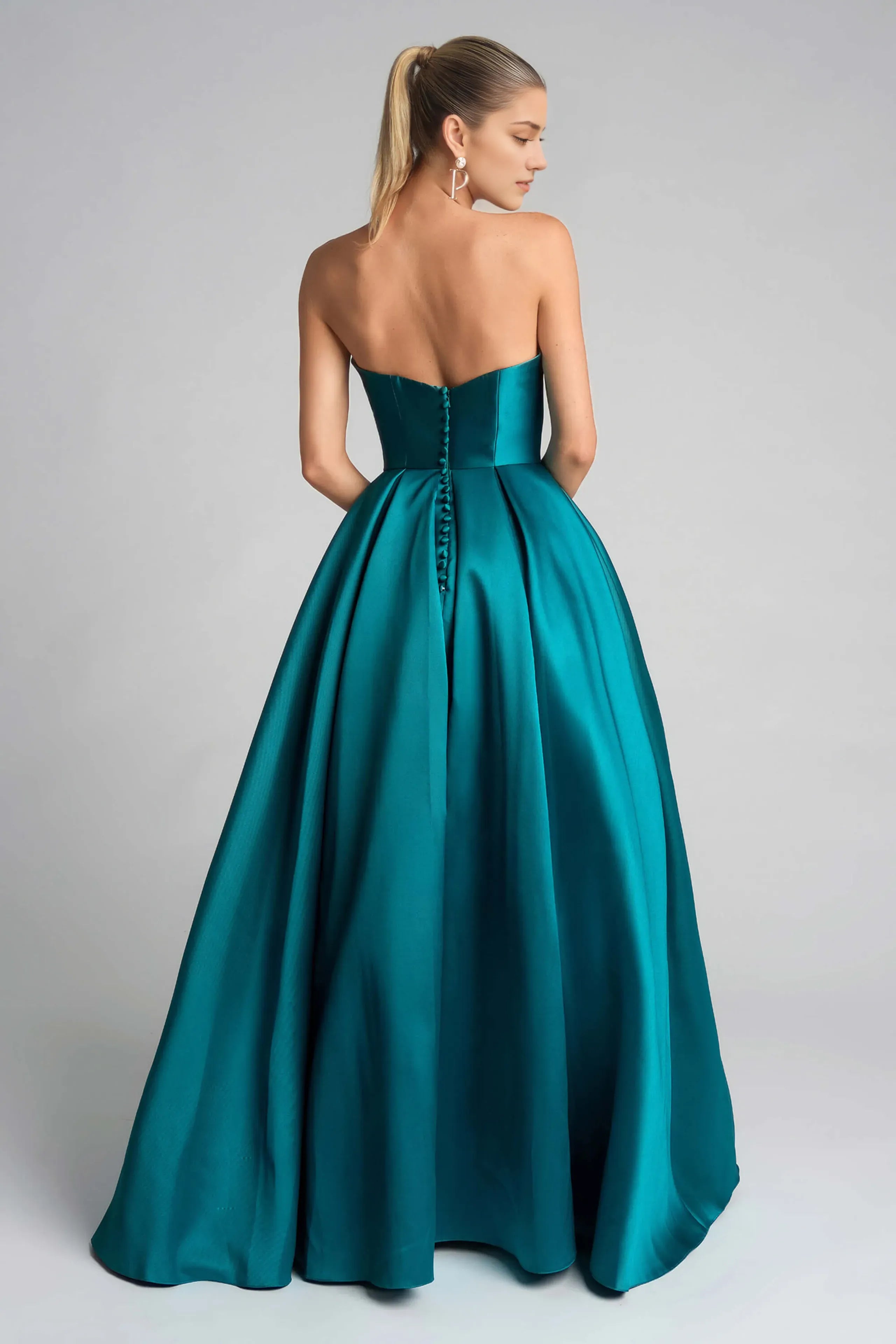 Romantic Emerald A-Line Sweetheart Strapless Button-Back Floor-Length Satin Ruched Prom Dress