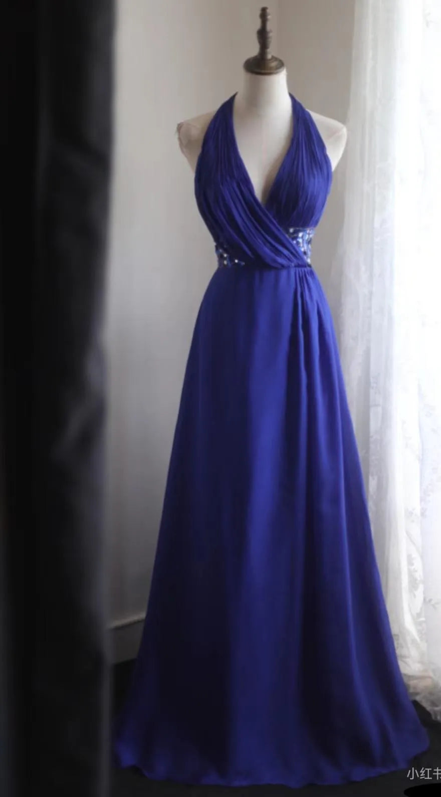 Royal Blue A-Line Halter Chiffon Satin Long Prom Dress V-neck Beaded Birthday Party Dress