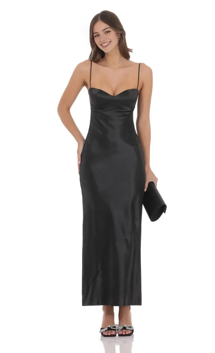 Stylish Black Prom Dress with Spaghetti Straps and Sweetheart Neck Ideal for Sophisticated Prom Celebrations