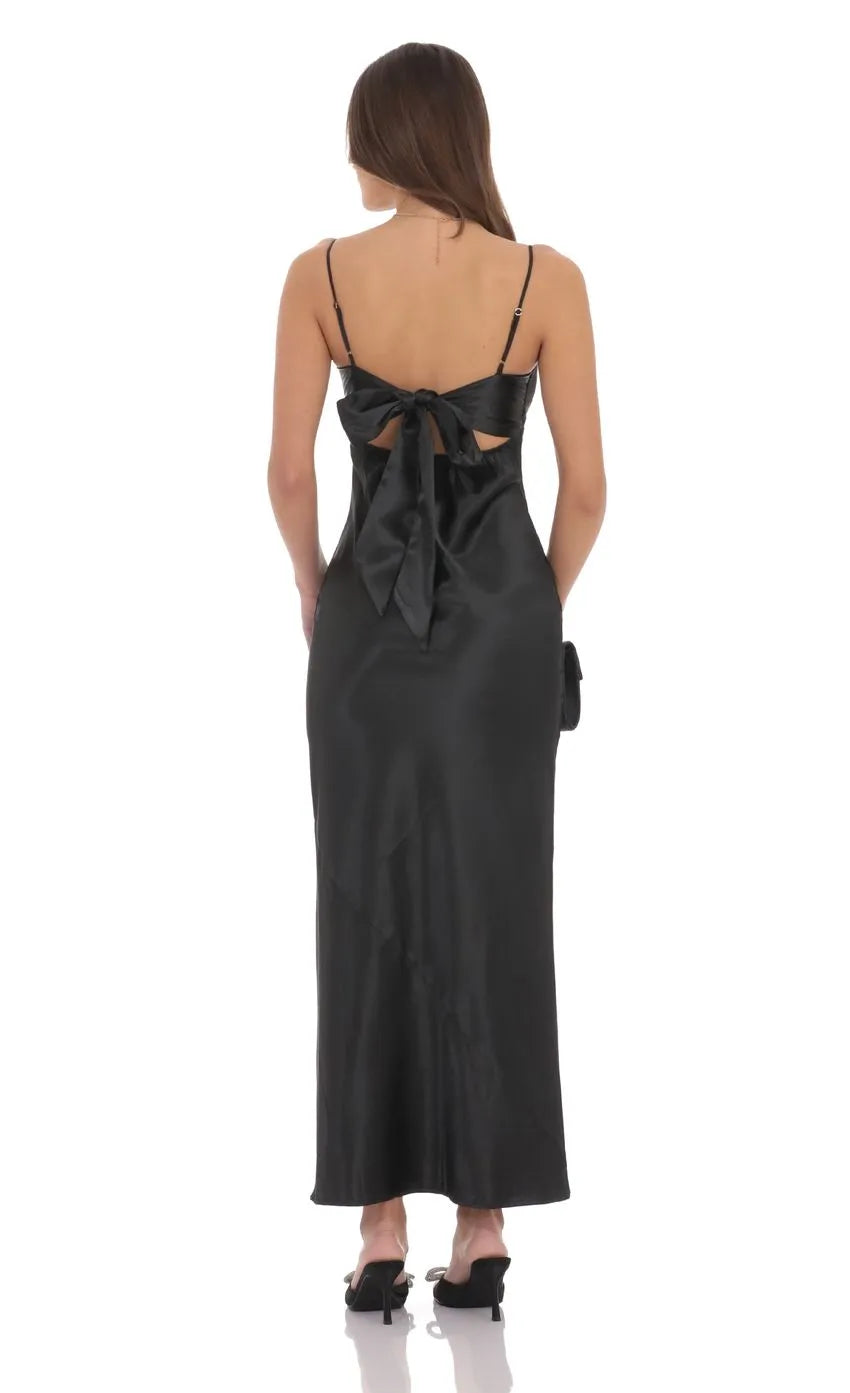 Stylish Black Prom Dress with Spaghetti Straps and Sweetheart Neck Ideal for Sophisticated Prom Celebrations