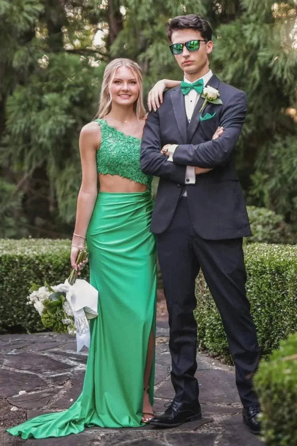 Trendy Two-Piece Mermaid One-Shoulder Appliques Green Floor Length Prom Dress