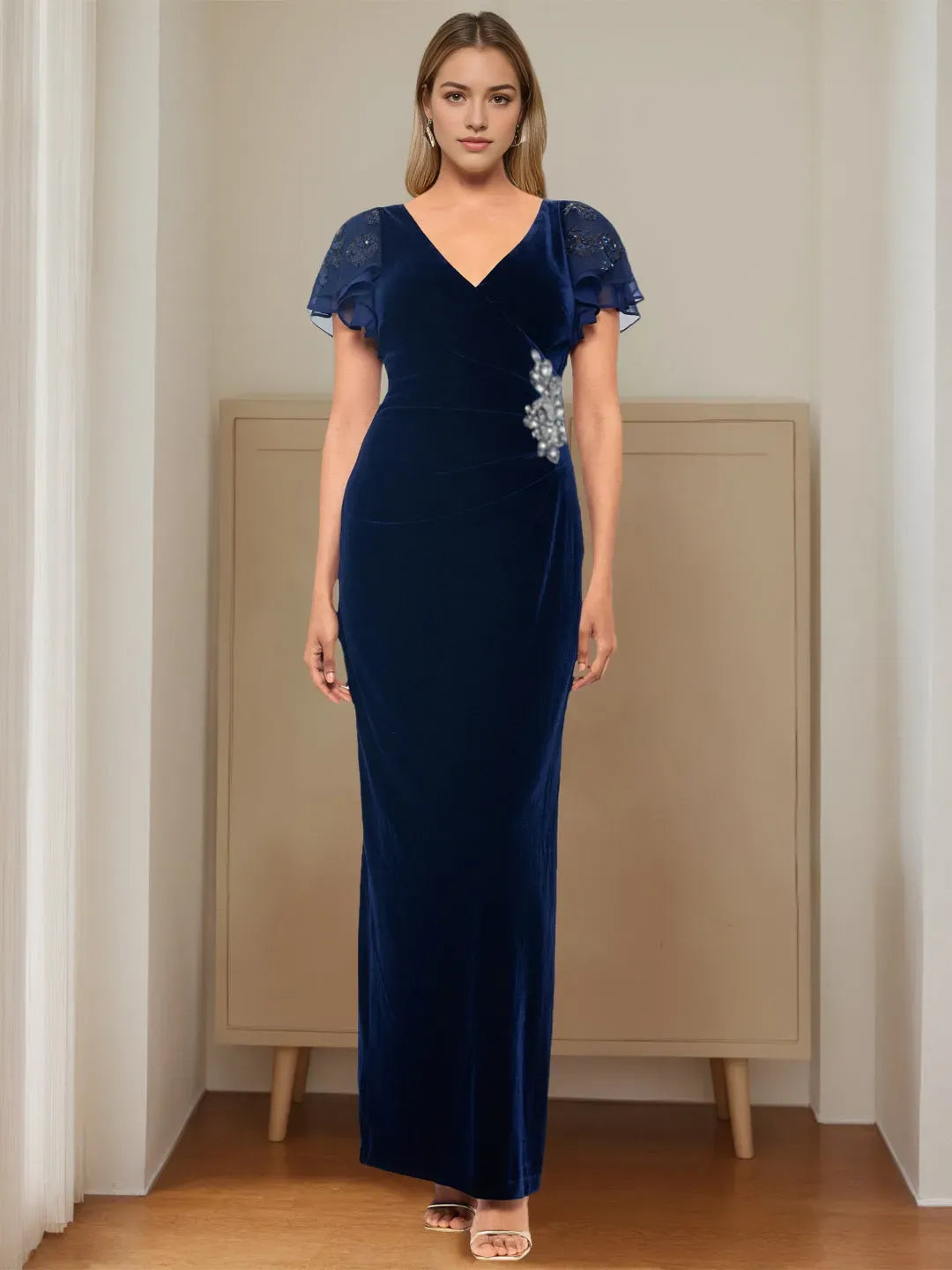 V-Neck Short Sleeves Floor-Length Velvet Mother of the Bride Dresses with Ruffles Appliques
