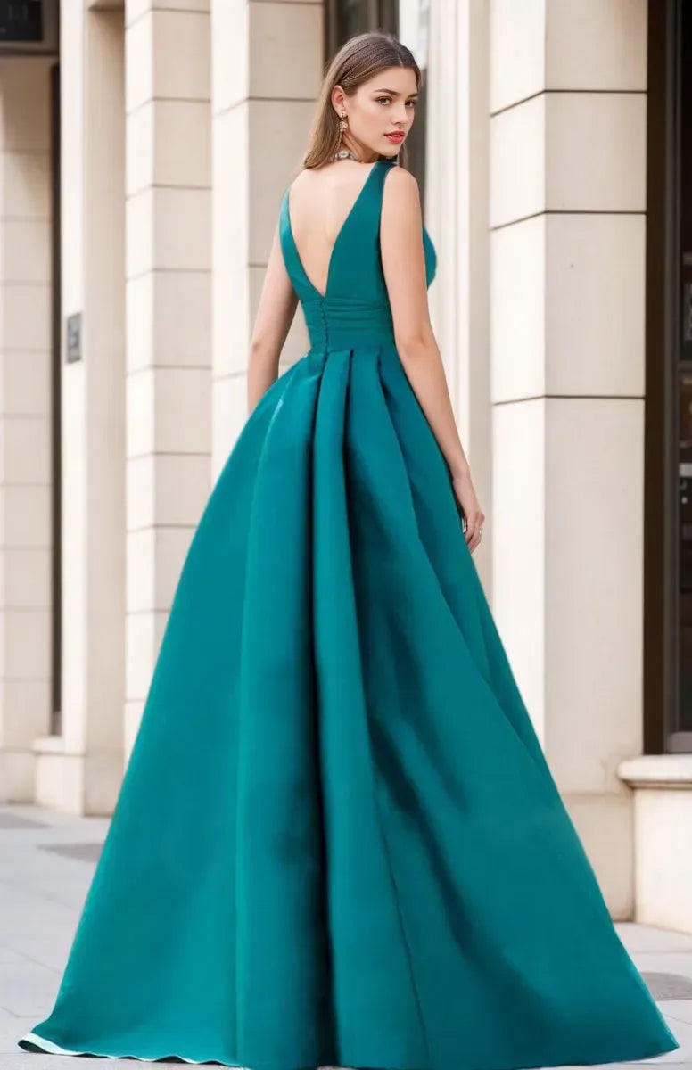 V-Neck Sleeveless Luxurious Mother Of The Bride Dresses