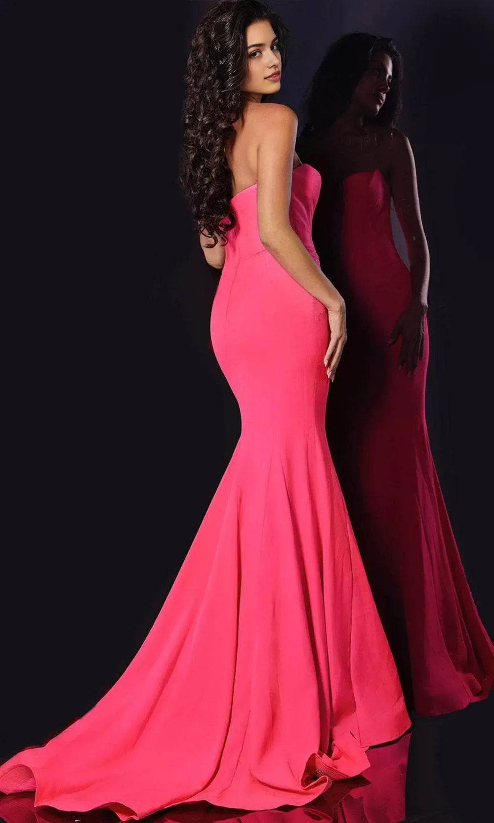 Vibrant Fuchsia Mermaid Prom Dress in Luxe Stretch Crepe Fabric for Glamorous Occasions