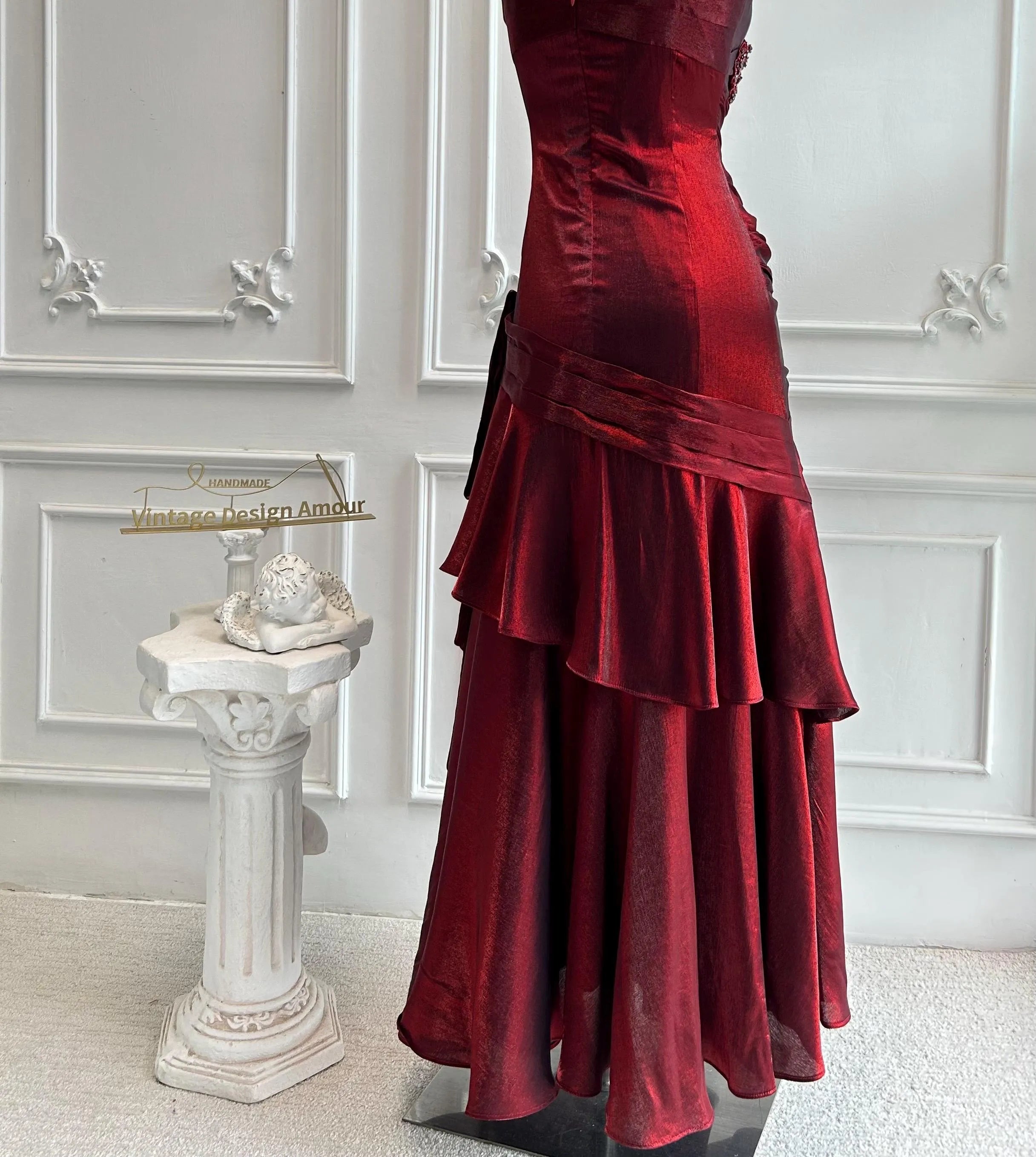 Vintage Mermaid Spaghetti-Strap Ruched Beaded Tiered Red Floor-Length Evening Dress