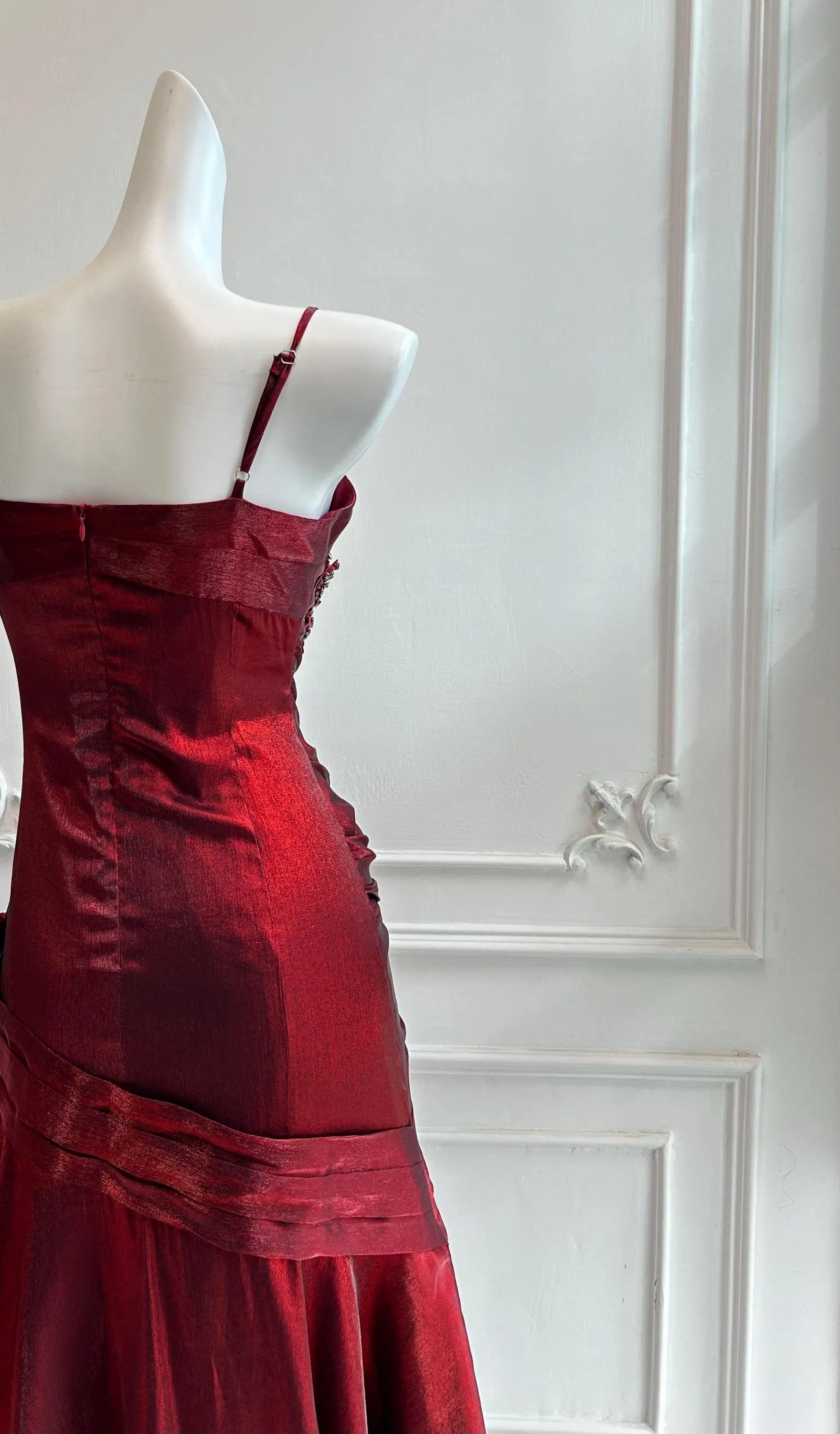 Vintage Mermaid Spaghetti-Strap Ruched Beaded Tiered Red Floor-Length Evening Dress