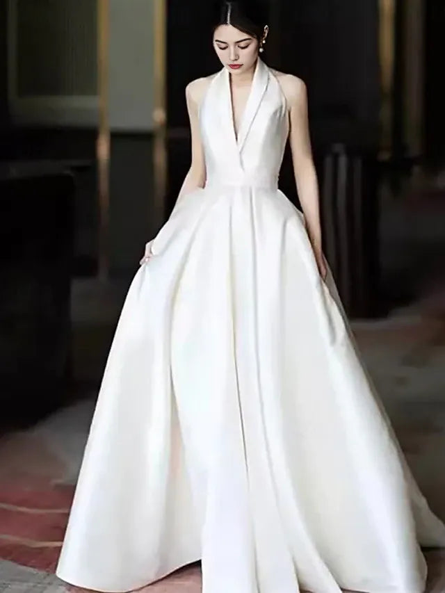 Wedding Dresses Ball Gown Halter Neck Sleeveless Sweep / Brush Train Taffeta Bridal Gowns With Pleats Solid Color