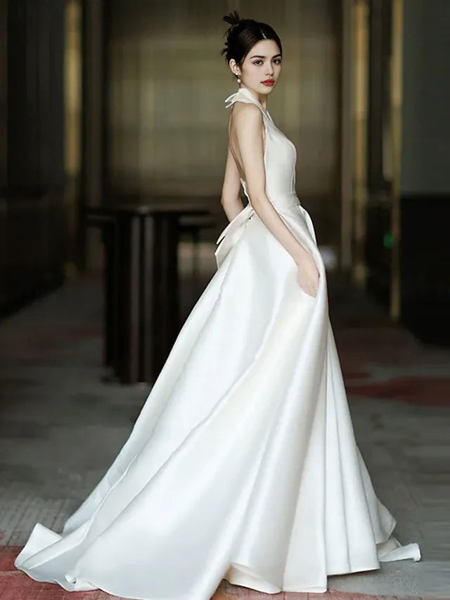 Wedding Dresses Ball Gown Halter Neck Sleeveless Sweep / Brush Train Taffeta Bridal Gowns With Pleats Solid Color