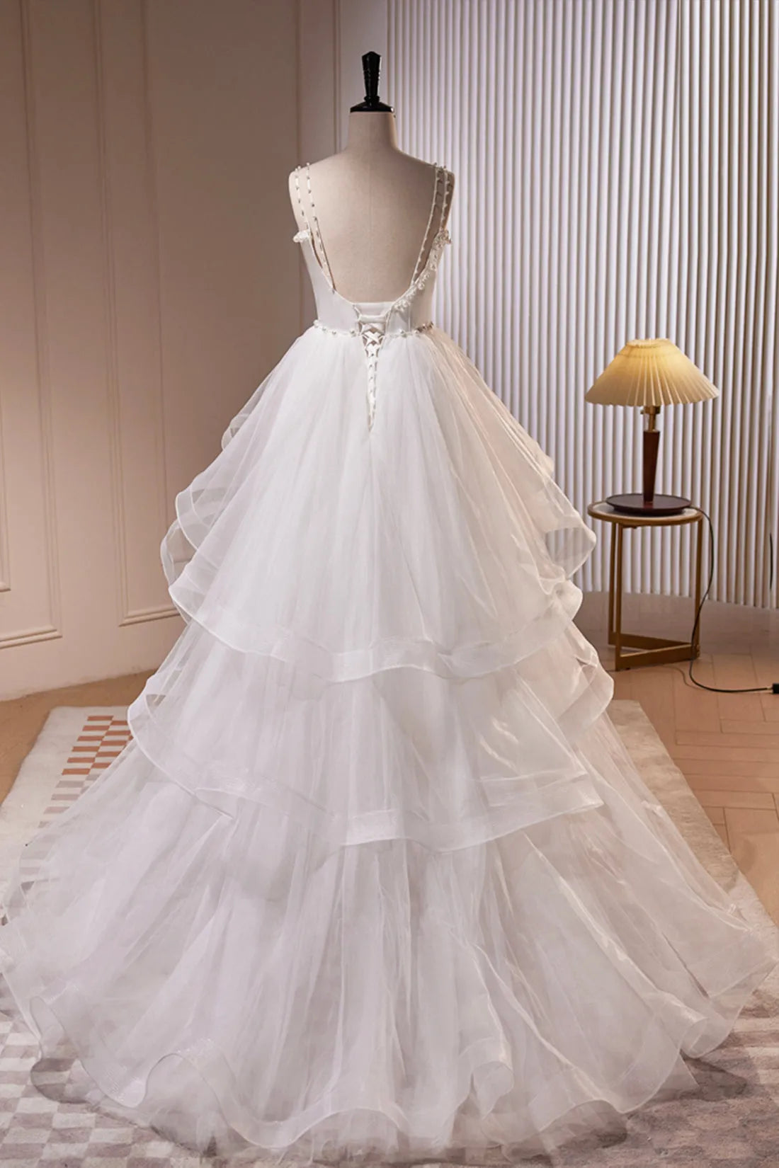White V-Neck Tulle Long Prom Dress A-Line Evening Dress with Train