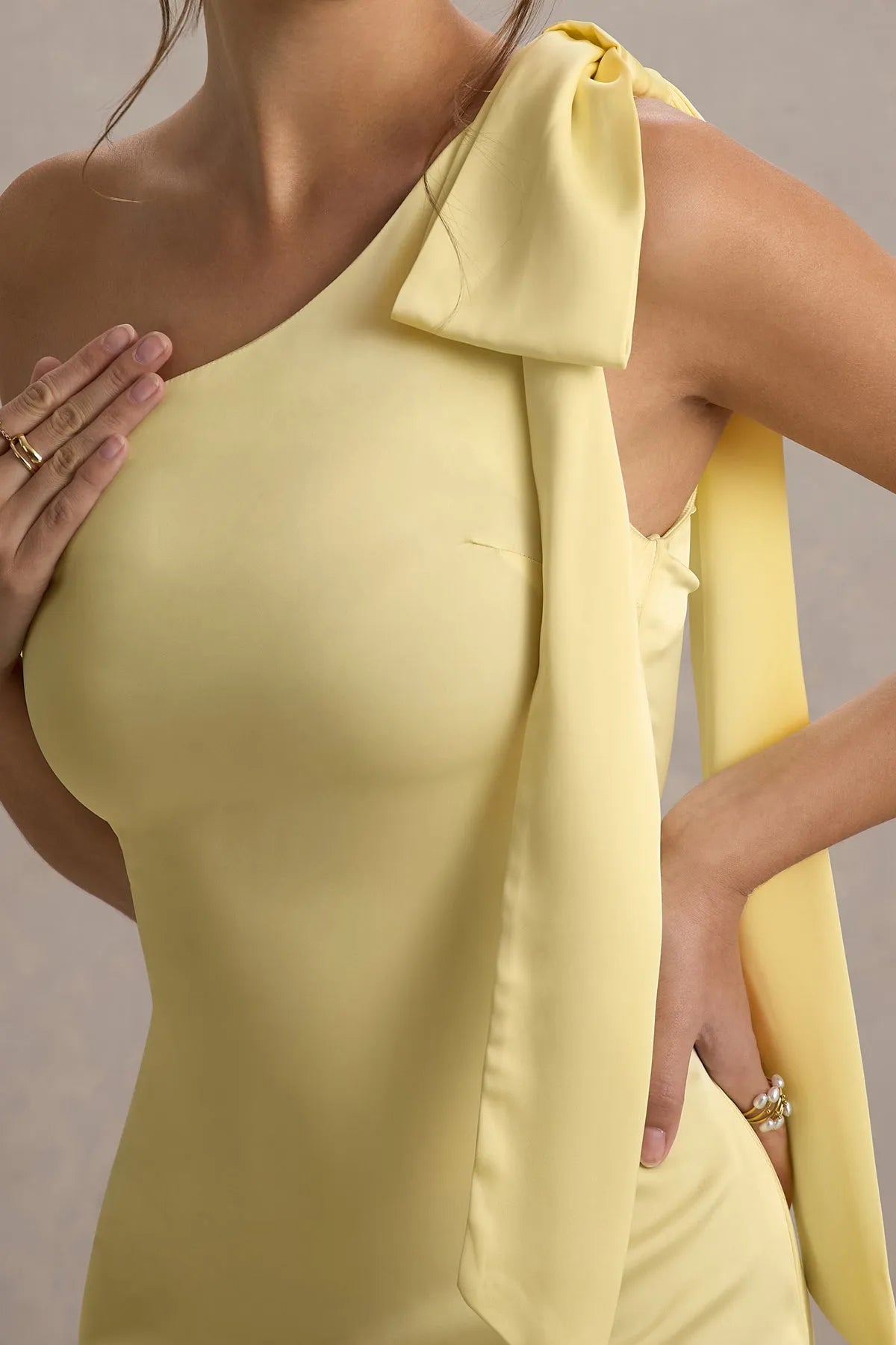 Yellow One - Shoulder Satin Prom Dresses with Bow Detail: Embrace Feminine Elegance with a Modern Twist