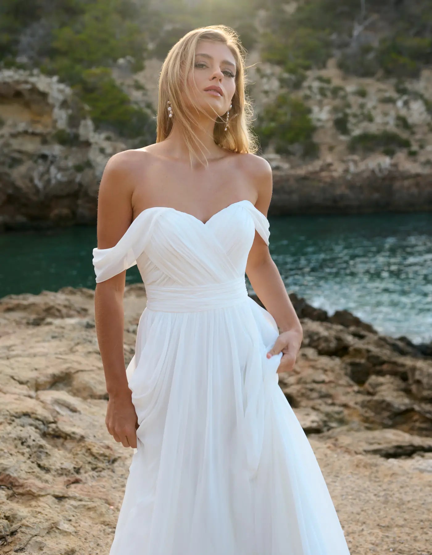DingJiDress a simple chiffon wedding dress