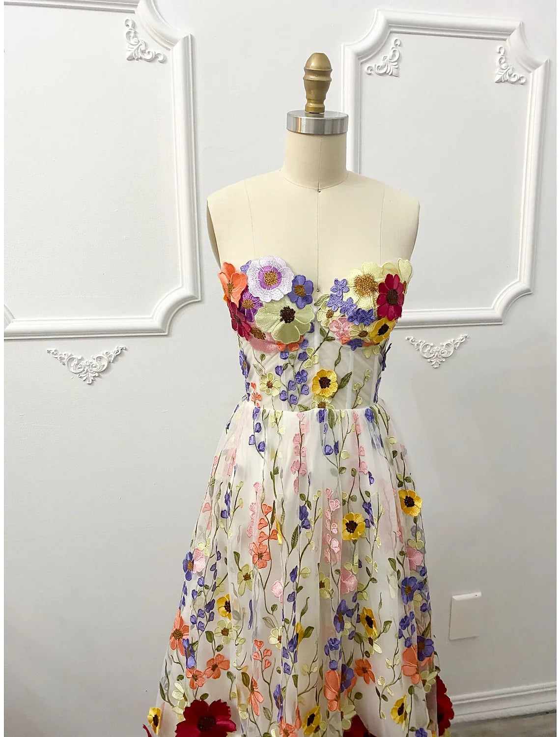 A-Line Wedding Guest Dresses Floral Dress Wedding Guest Floor Length Sleeveless Illusion Neck Wednesday Addams Family Cotton Backless with Embroidery Appliques