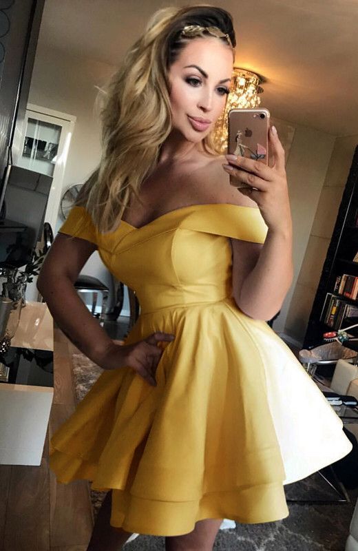 Elegant Yellow A-Line Off  Shoulder Sleeveless Short Homecoming Dress in Vibrant
