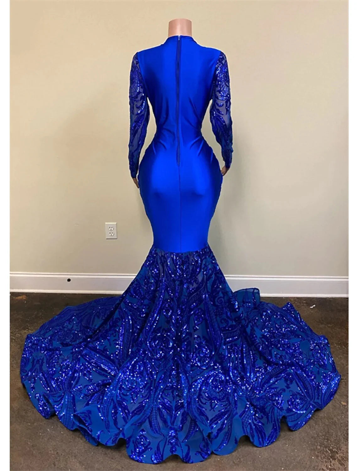Mermaid / Trumpet Evening Gown Sparkle & Shine Dress Formal Court Train Long Sleeve V Neck African American Sequined with Beading Sequin