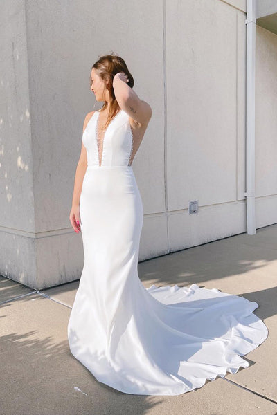 Charming Mermaid V Neck Elastic Satin Long Wedding Dresses with Beading