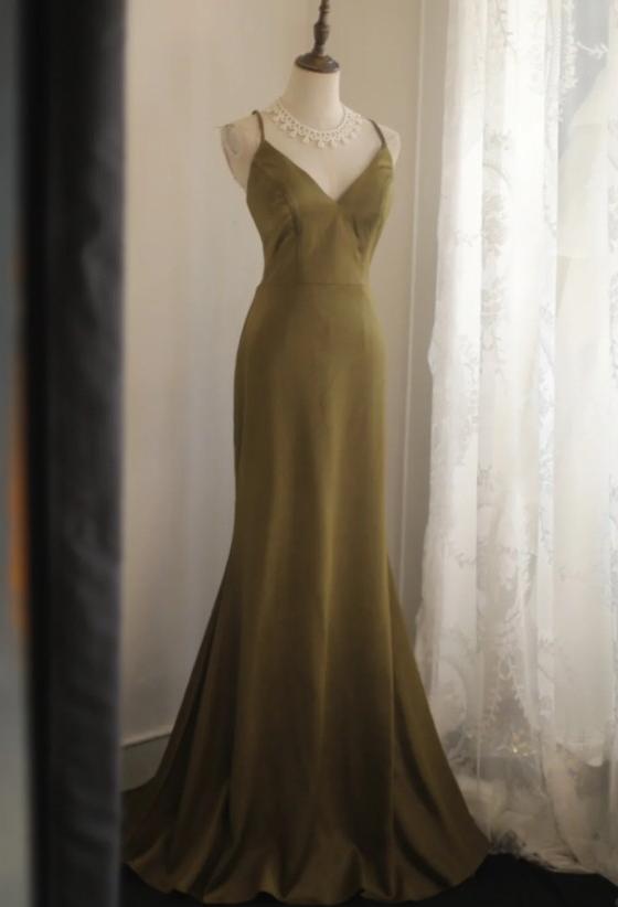 Mermaid V-Neck Satin Long Prom Dress Elegant Spaghetti Strap Formal Dress