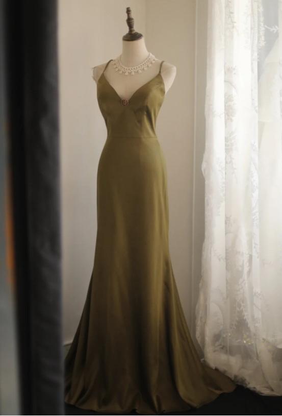 Mermaid V-Neck Satin Long Prom Dress Elegant Spaghetti Strap Formal Dress