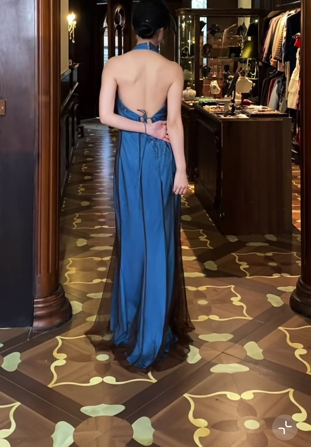 Retro V-neck Blue Beaded Satin Sheath Elegant Backless Chiffon Spaghetti Strap Long Evening Gown