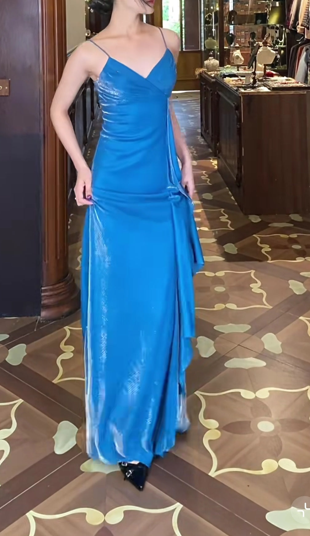 Elegant Blue Spaghetti Strap Velvet Long Prom Dress Vintage Backless Party Dress