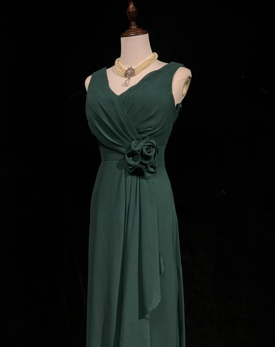 Simple Dark Green V-neck Chiffon A-Line Bridesmaids Dress Elegant Evening Dress