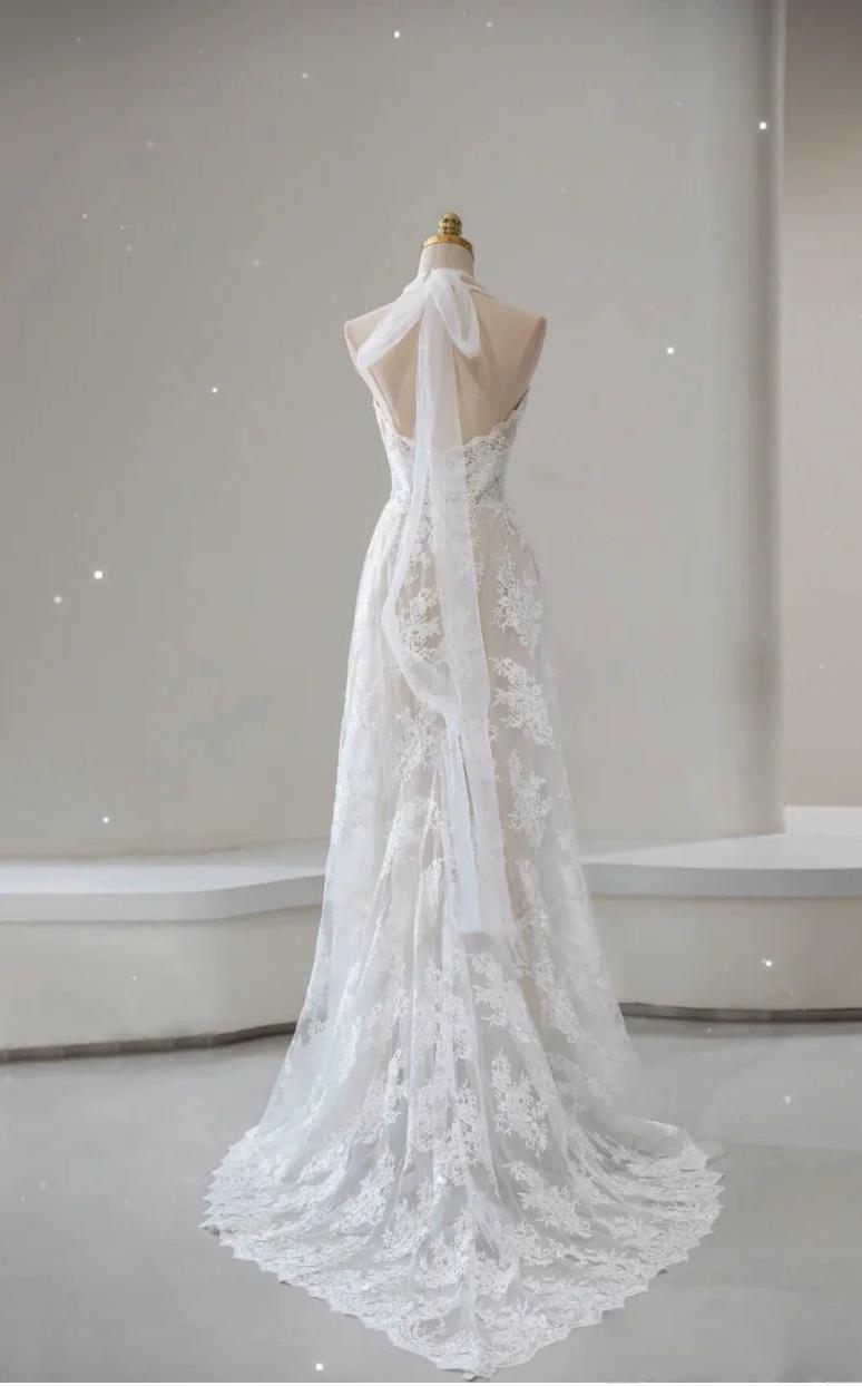 Elegant White Lace Applique Beaded A-line Vintage Wedding Dress