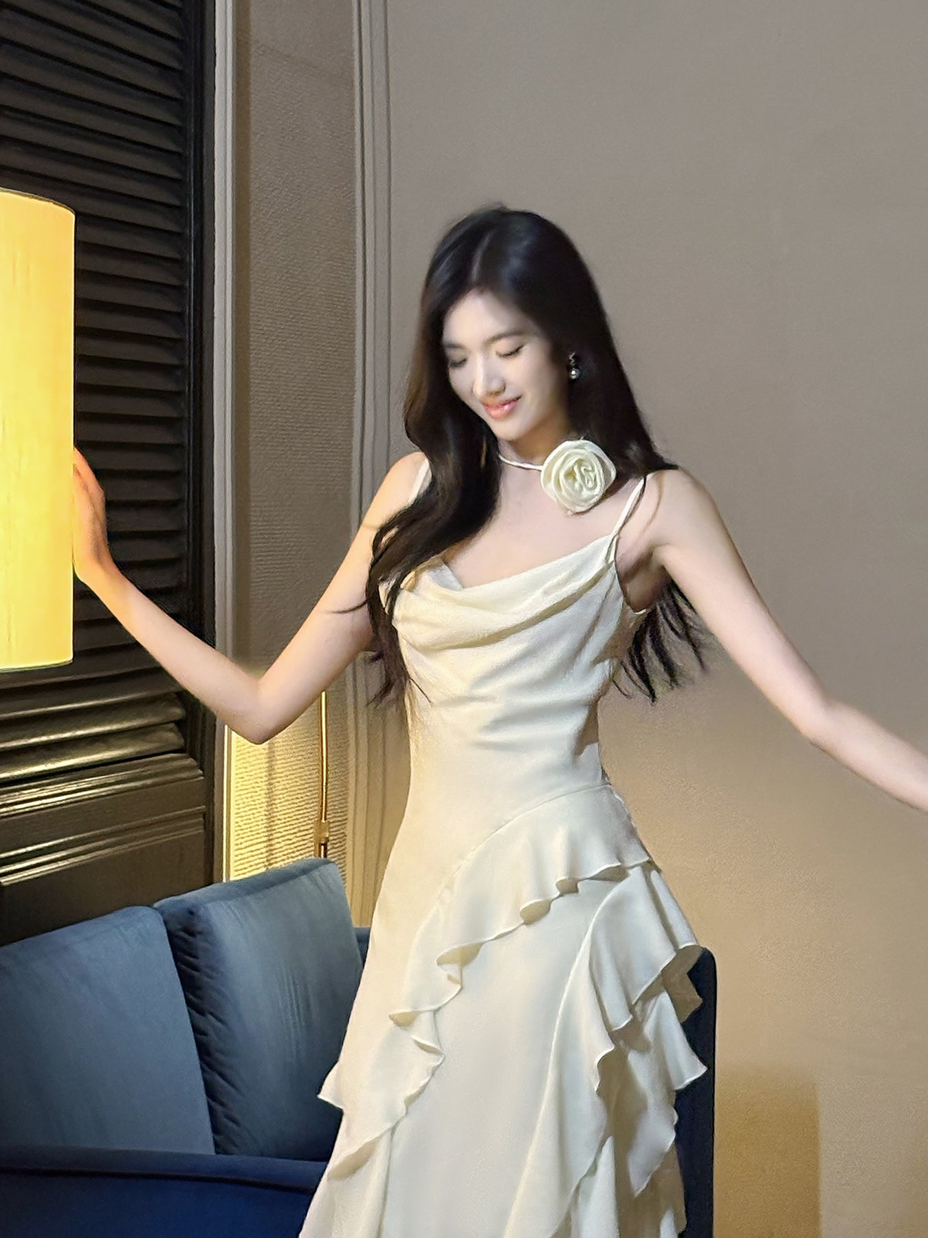 Sweet Birthday Evening Gowns Off-White Spaghetti Straps Chiffon Ruffles A-Line Prom Dresses