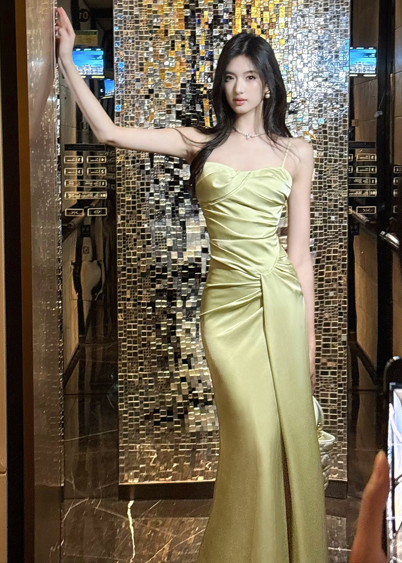 Elegant French Spaghetti Strap Satin Mermaid Evening Gowns