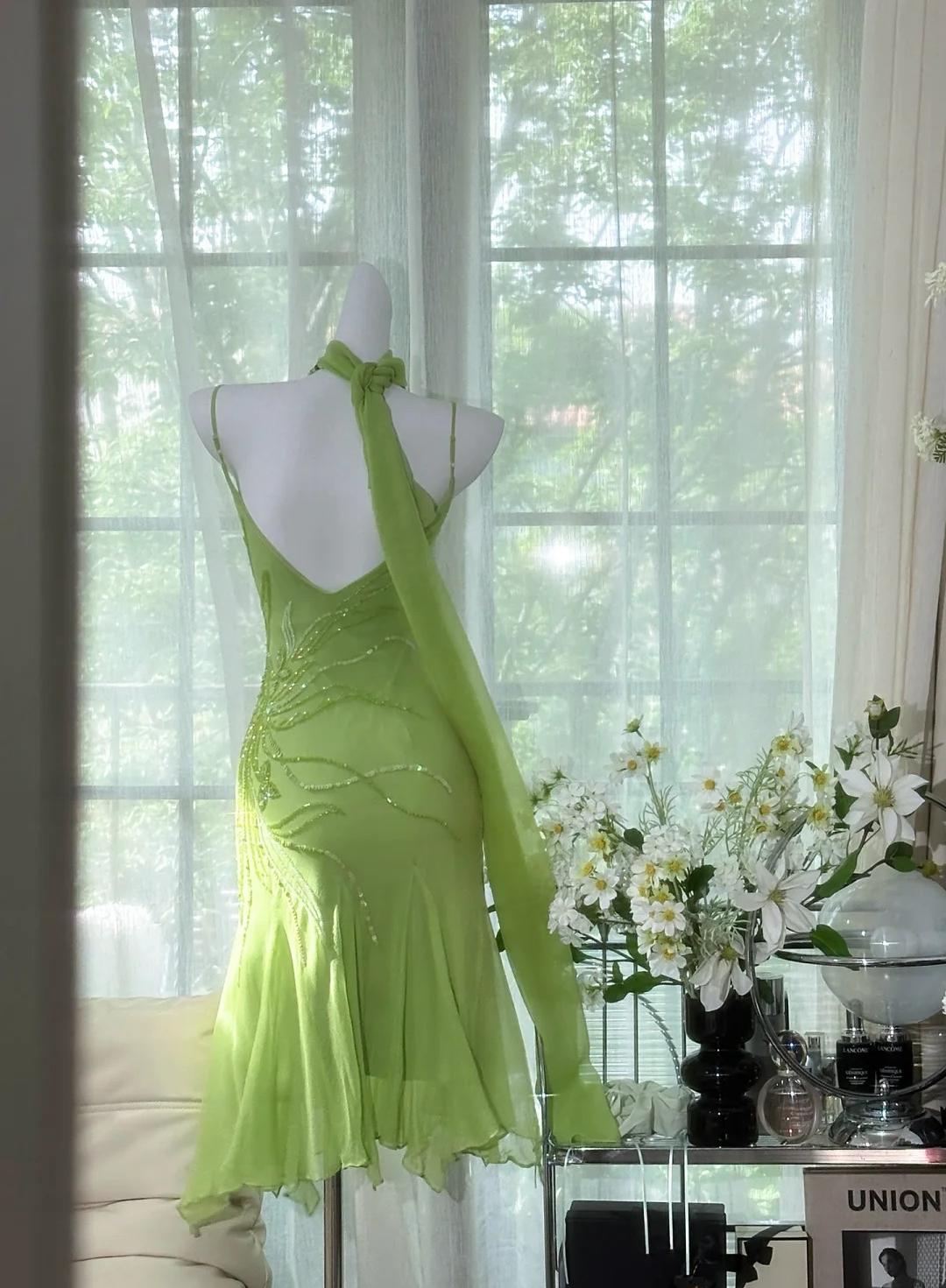 Fairytale Bud Green Sheath Short Prom Dresses Chiffon Beaded Backless Party Dress