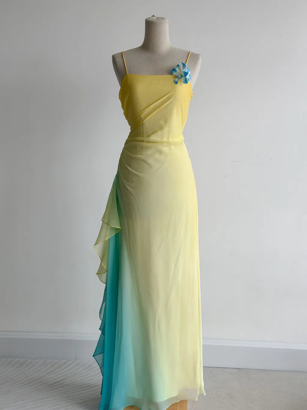 Fairytale Butter Yellow Spaghetti Strap Sheath Chiffon Long Prom Dresses Vintage Evening Gowns