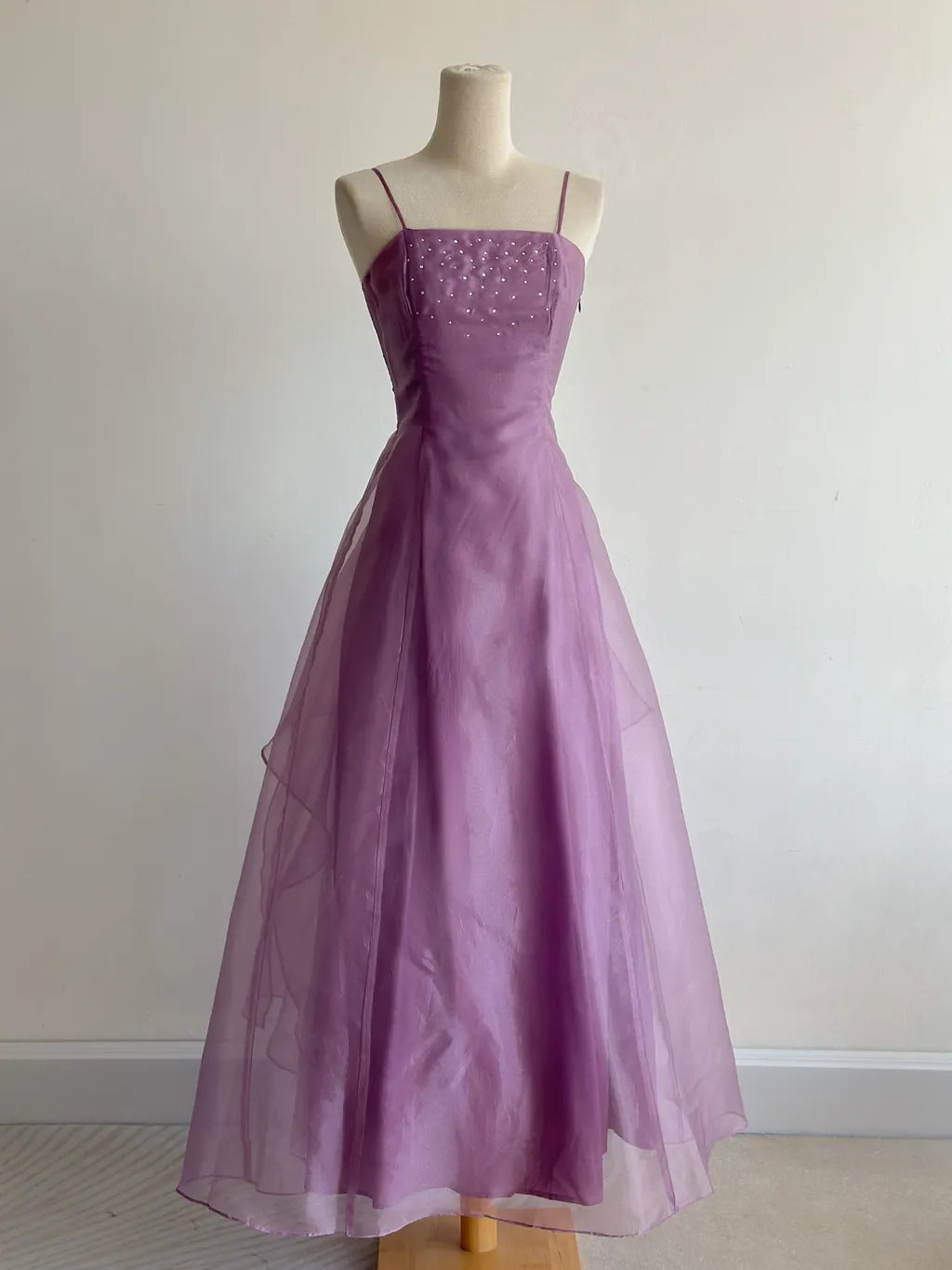Elegant Purple Spaghetti Straps A-Line Tulle Long Prom Dresses Gothic Formal Evening Gowns