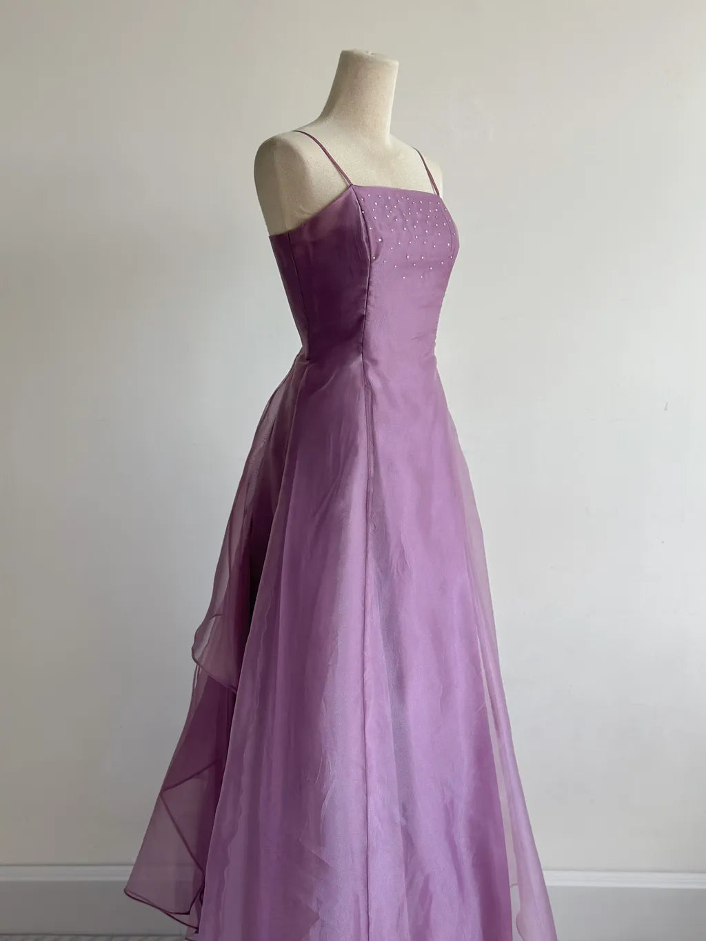 Elegant Purple Spaghetti Straps A-Line Tulle Long Prom Dresses Gothic Formal Evening Gowns