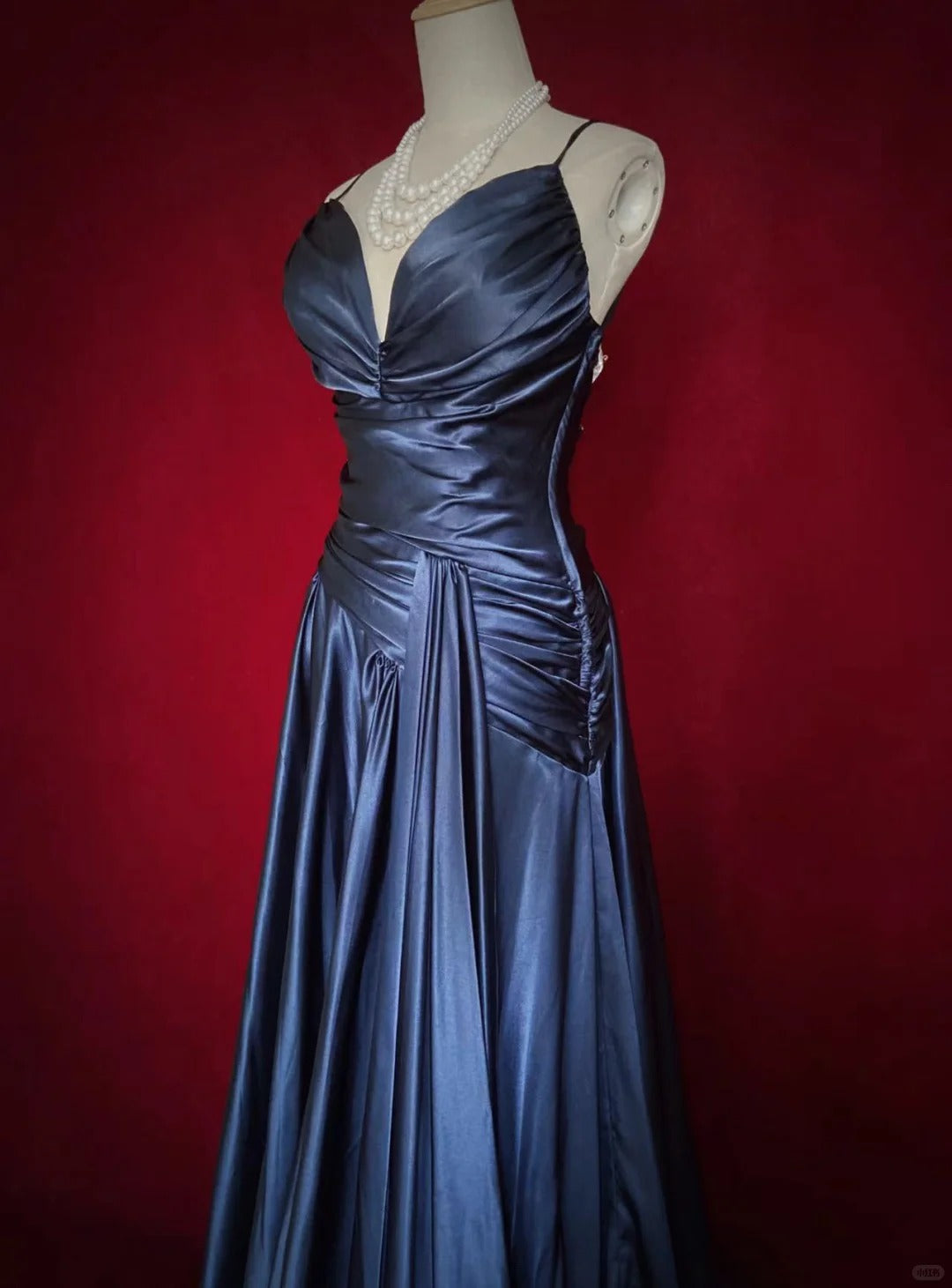 Stunning Navy Blue Spaghetti Straps A-Line Satin Long Prom Dress Formal Evening Gowns with Pleats