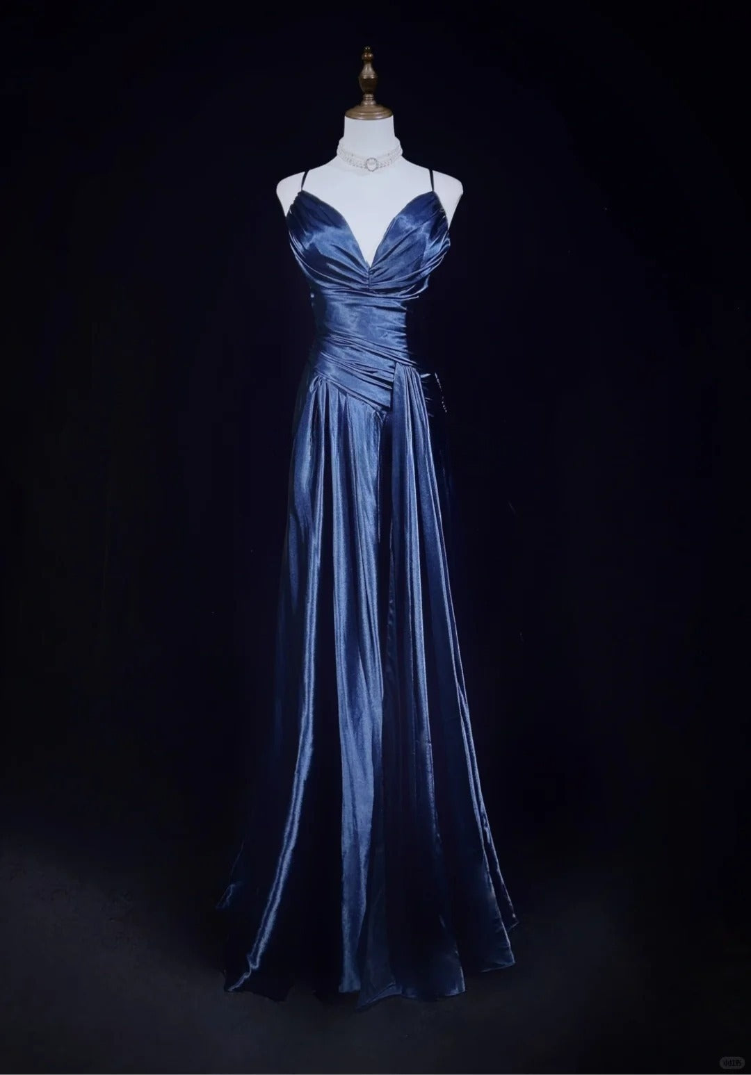 Stunning Navy Blue Spaghetti Straps A-Line Satin Long Prom Dress Formal Evening Gowns with Pleats