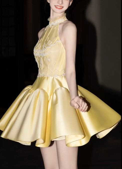 Gorgeous Butter Yellow Turtleneck A-Line Satin Short Prom Dresses Homecoming Dress