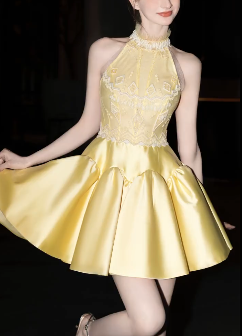 Gorgeous Butter Yellow Turtleneck A-Line Satin Short Prom Dresses Homecoming Dress