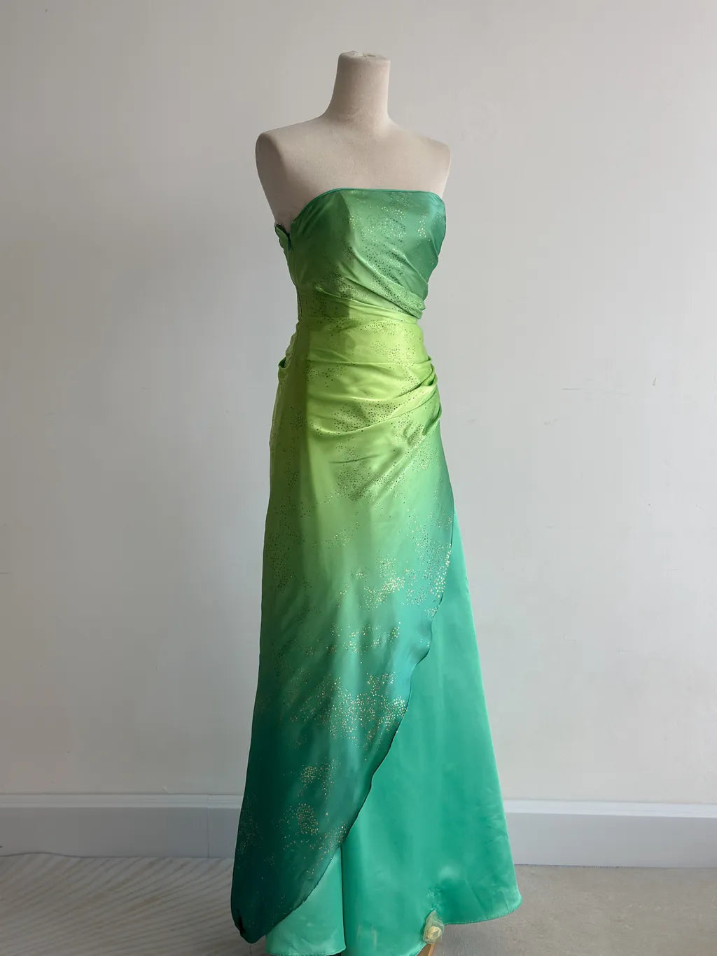 Fairytale Gradient Green Strapless A-Line Satin Long Prom Dresses Vintage Formal Evening Gowns