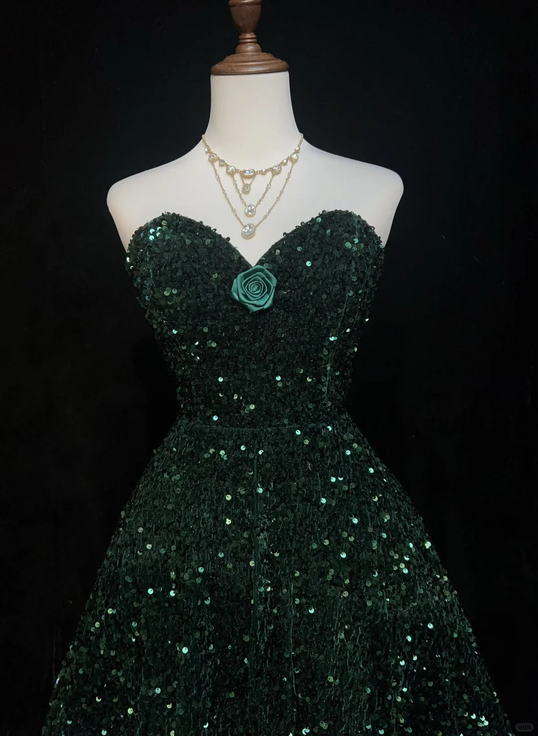 Sweet Dark Green Sweetheart Neck A-Line Sequin Short Prom Dresses Homecoming Dresses