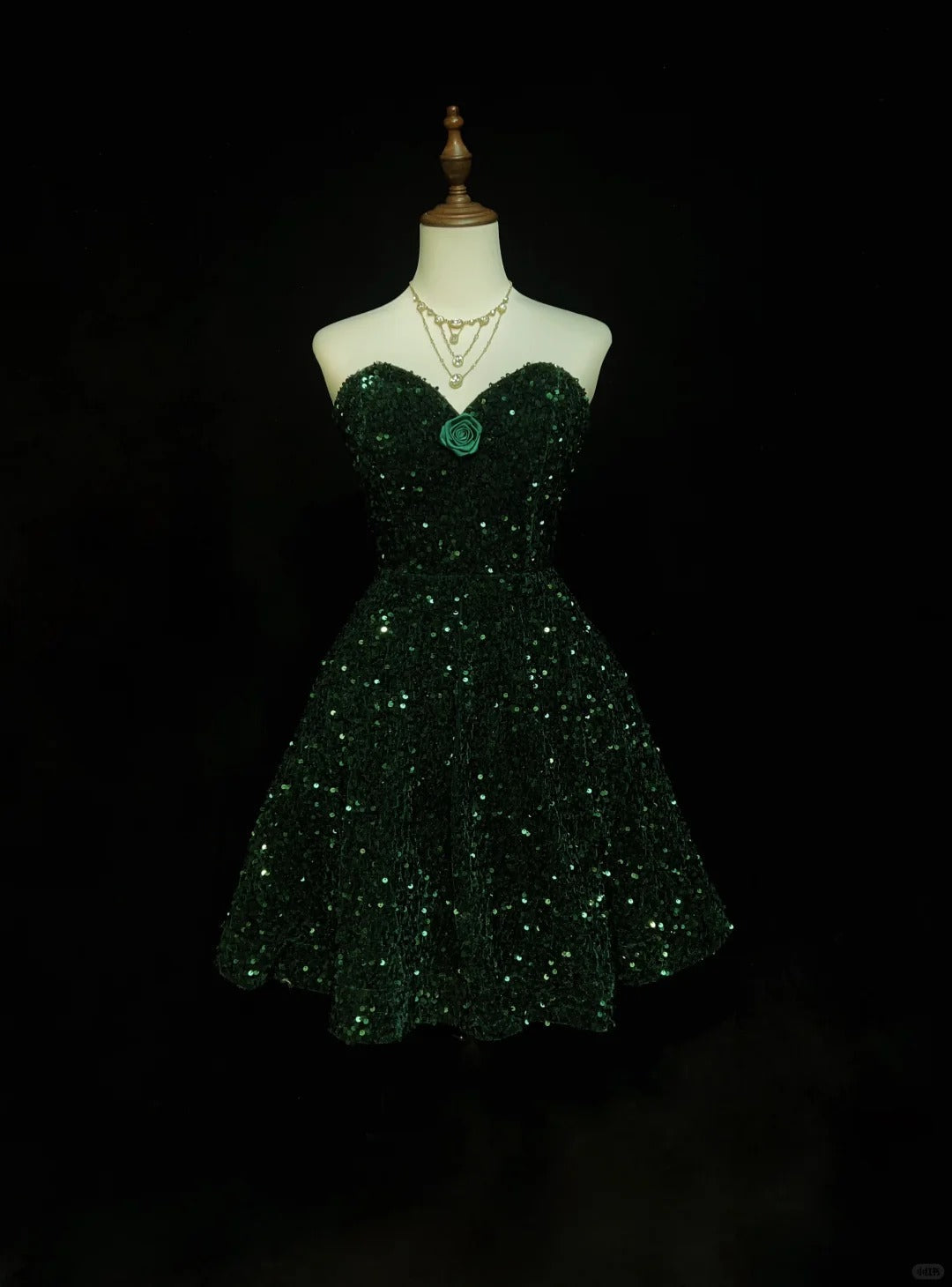 Sweet Dark Green Sweetheart Neck A-Line Sequin Short Prom Dresses Homecoming Dresses