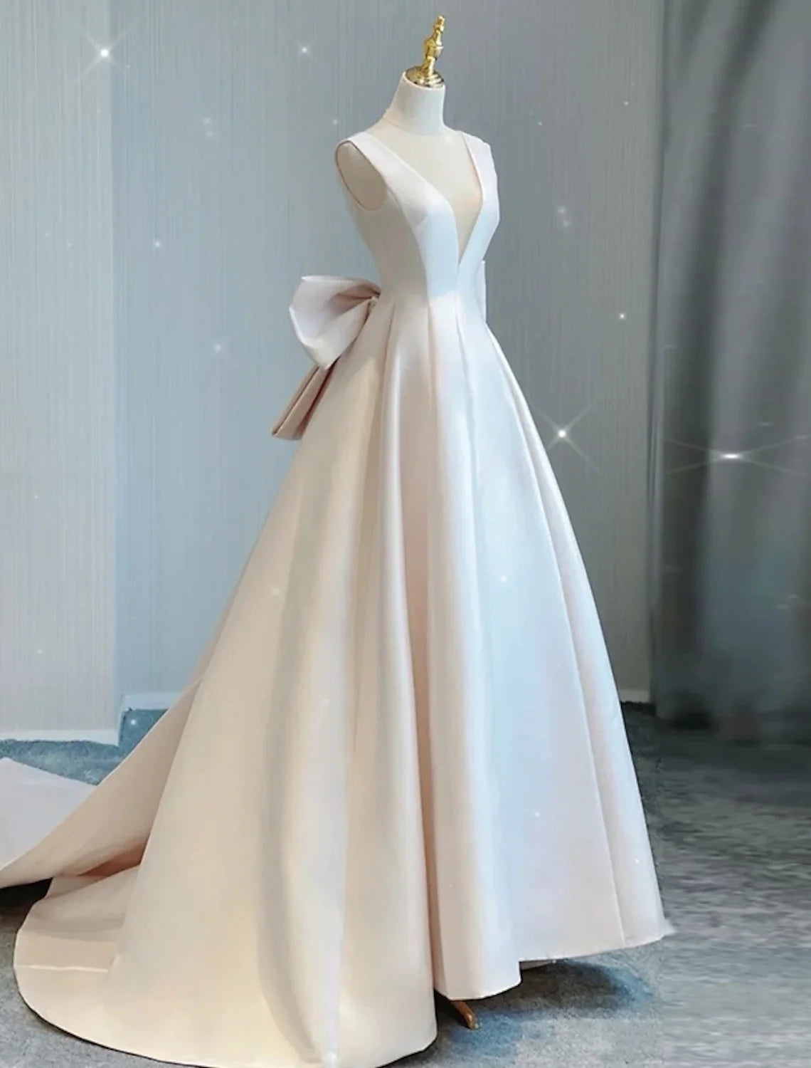 Casual Wedding Dresses Sleeveless V Neck Satin With Bow(s) Pleats