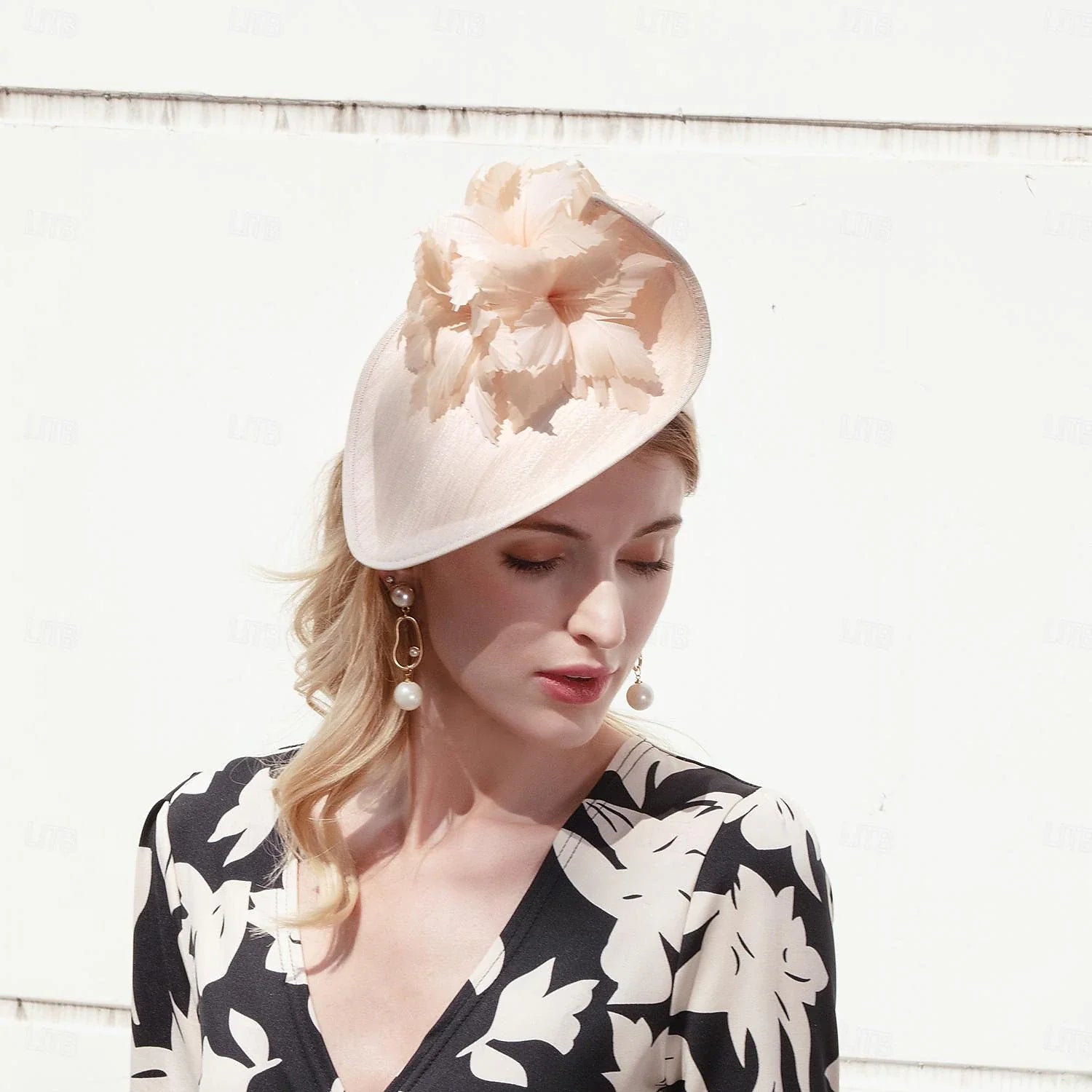 DingJiDress Headbands Fascinators Kentucky Derby Hat Fiber Saucer Hat Top Hat Wedding Tea Party Elegant Wedding With Feather Headpiece Headwear