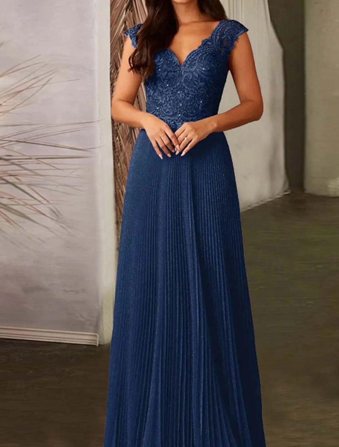 Mother of the Bride Dress Elegant Simple Minimalist V Neck Floor Length Lace Tulle Sleeveless with Appliques