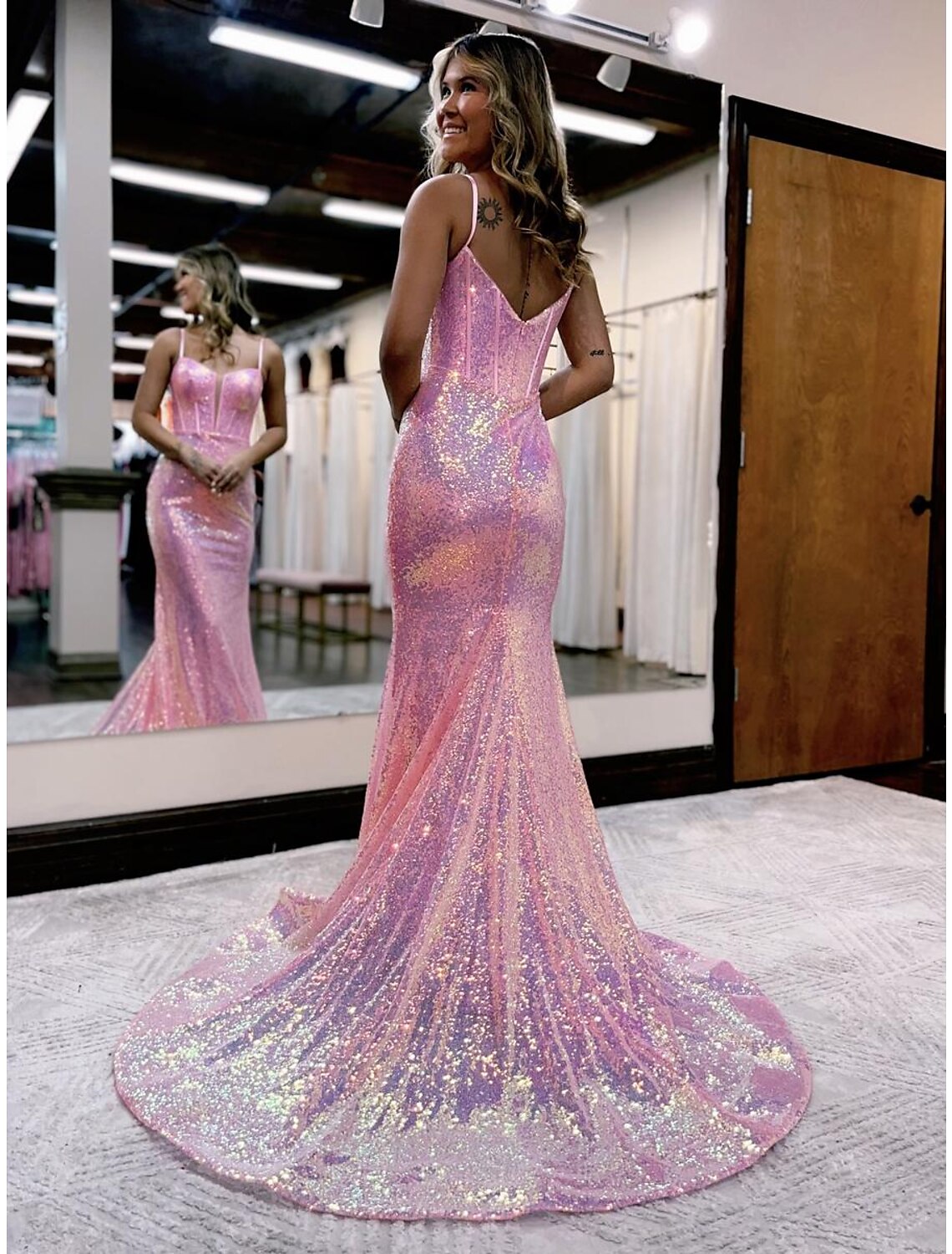 Mermaid / Trumpet Prom Dresses Sparkle & Shine Dress Formal Court Train Sleeveless Spaghetti Strap Sequined V Back with Sequin