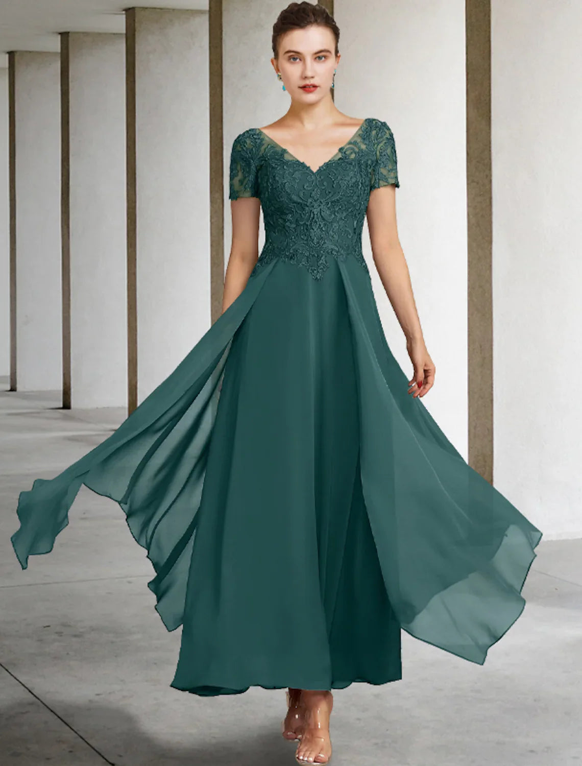 A-Line Mother of the Bride Dress Plus Size Elegant V Neck Ankle Length Chiffon Lace Short Sleeve Appliques